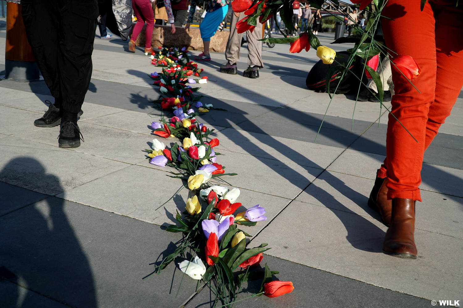 "Dystans na 3 kwiaty" - butoh flash mob, foto: WILK